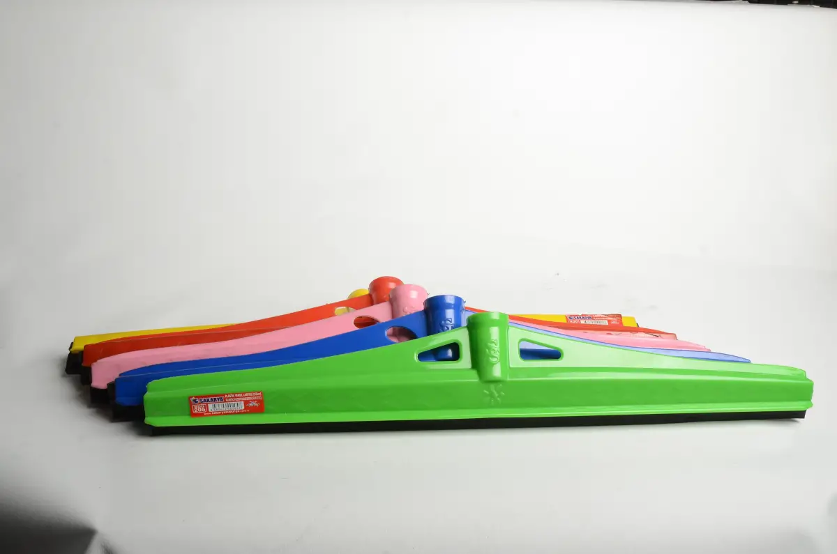 PLASTİK YER ÇEKPASI 55 CM LASTİKLİ