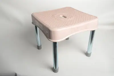 KISA METAL TABURE