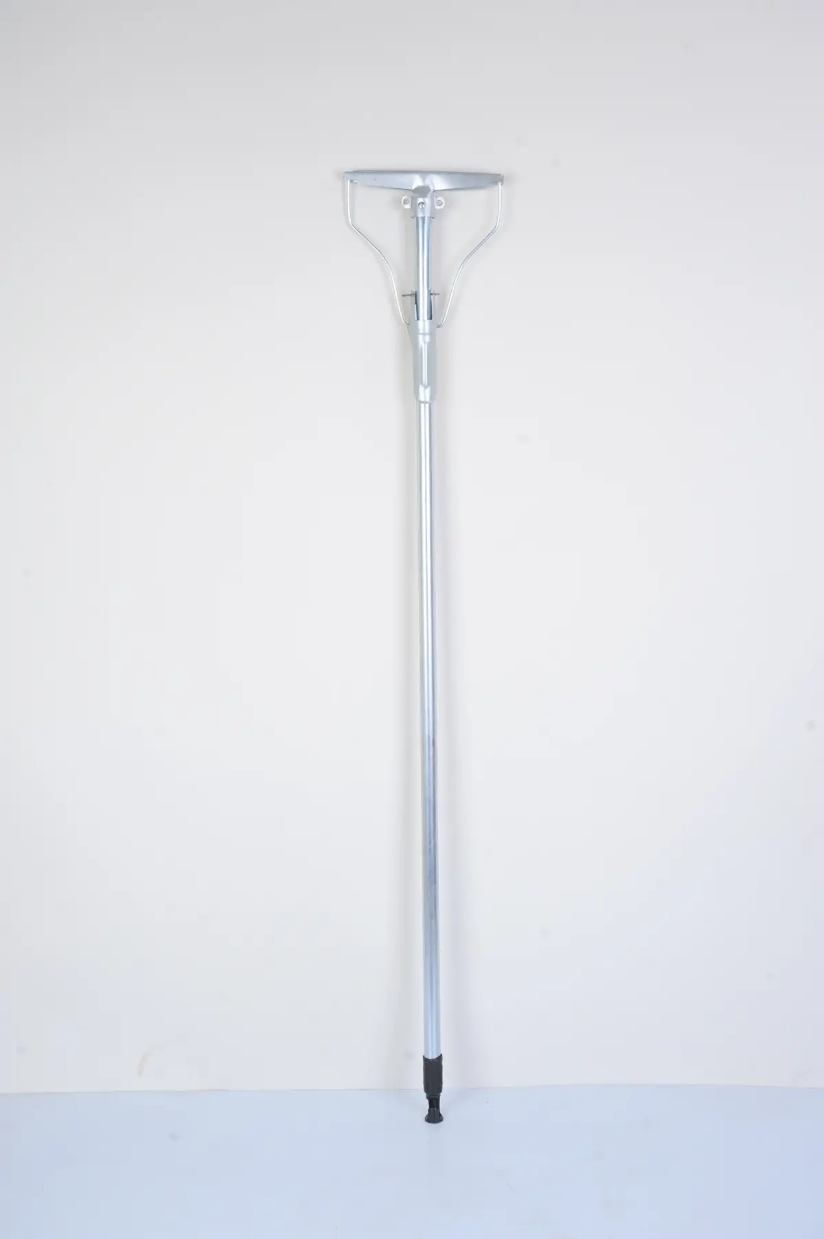 YAYLI PASPAS KENDİNDEN SAPLI METAL DAR